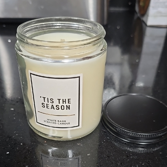 White Barn Other - White Barn 'Tis The Season Scented Single Wick Candle 7oz